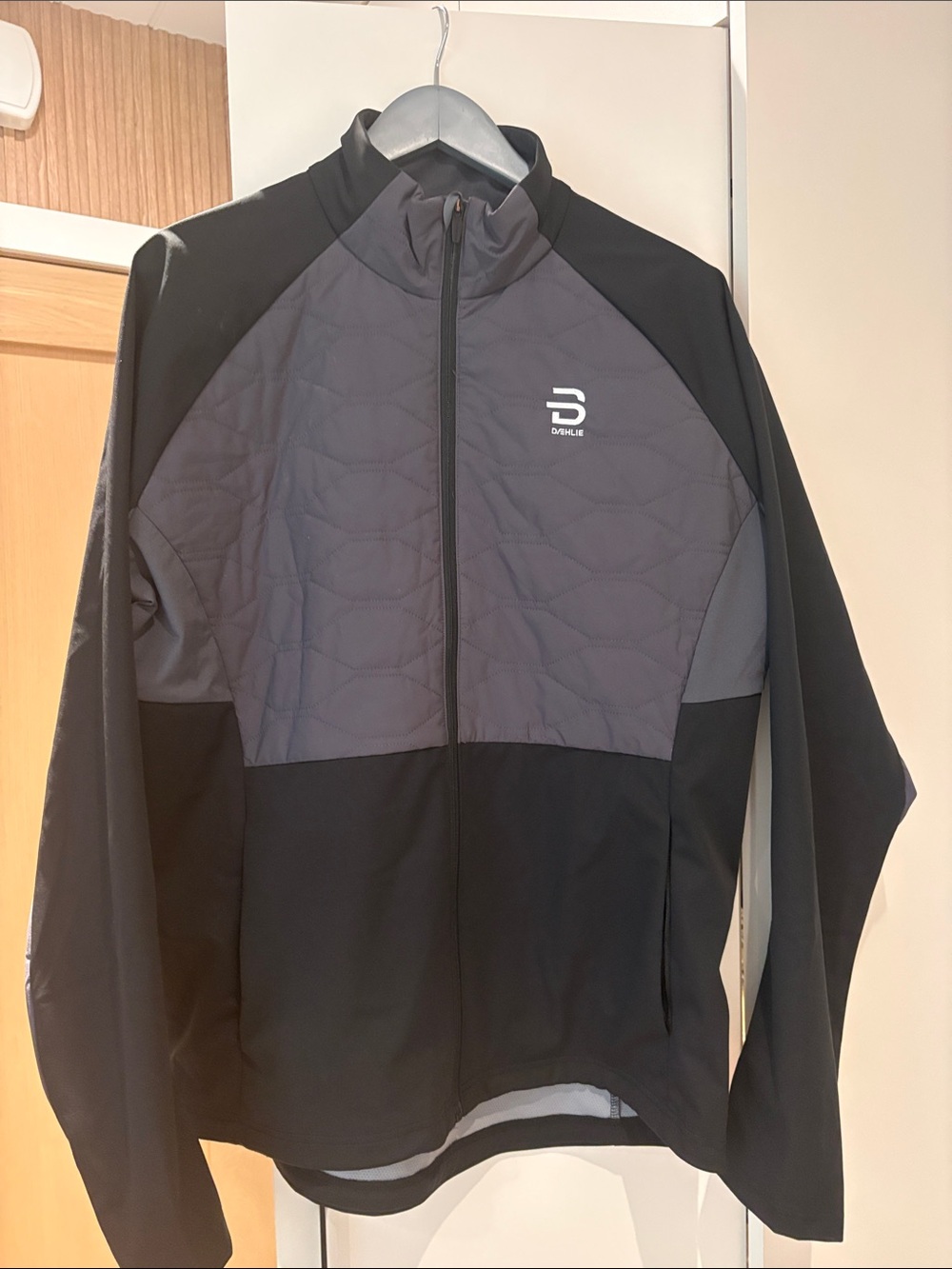 Brand new never worn cross Country ski jacket